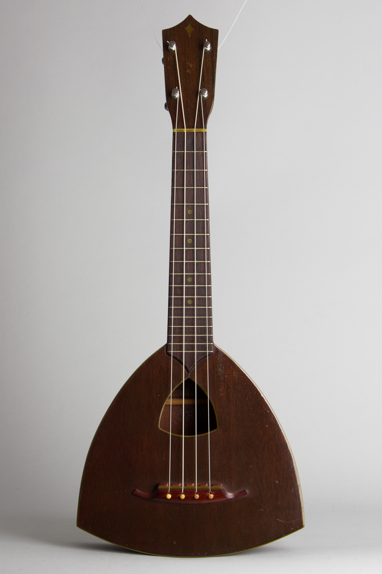 Lyon & Healy 5K Shrine Ukulele Review 2024