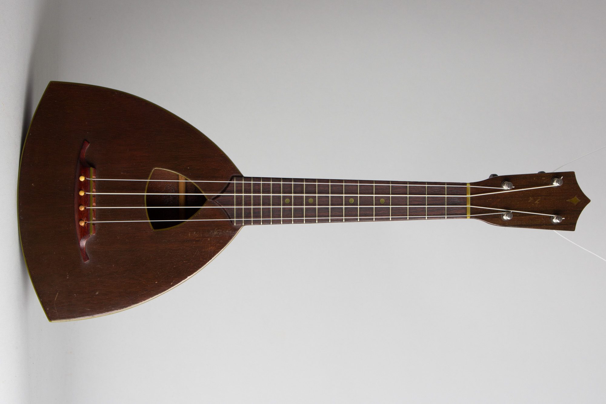 Lyon & Healy 5K Shrine Ukulele Review 2024